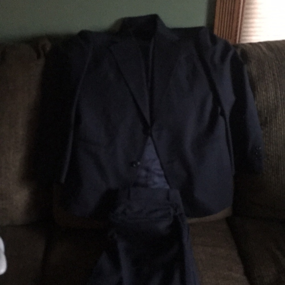 Jones Men’s Suit Navy